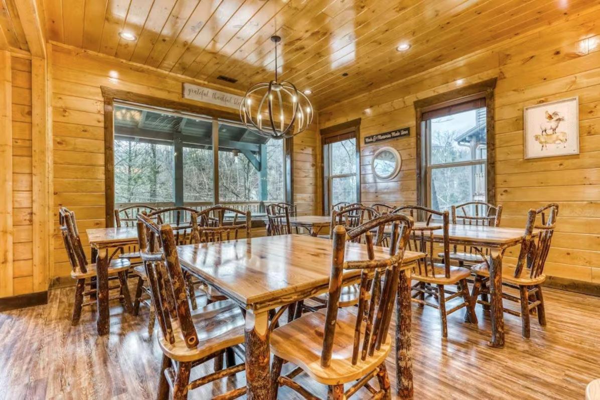 The Great Dogwood Manor By Stony Brook Cabins Gatlinburg Exterior photo