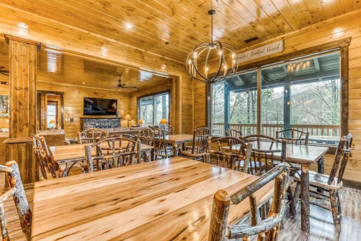 The Great Dogwood Manor By Stony Brook Cabins Gatlinburg Exterior photo