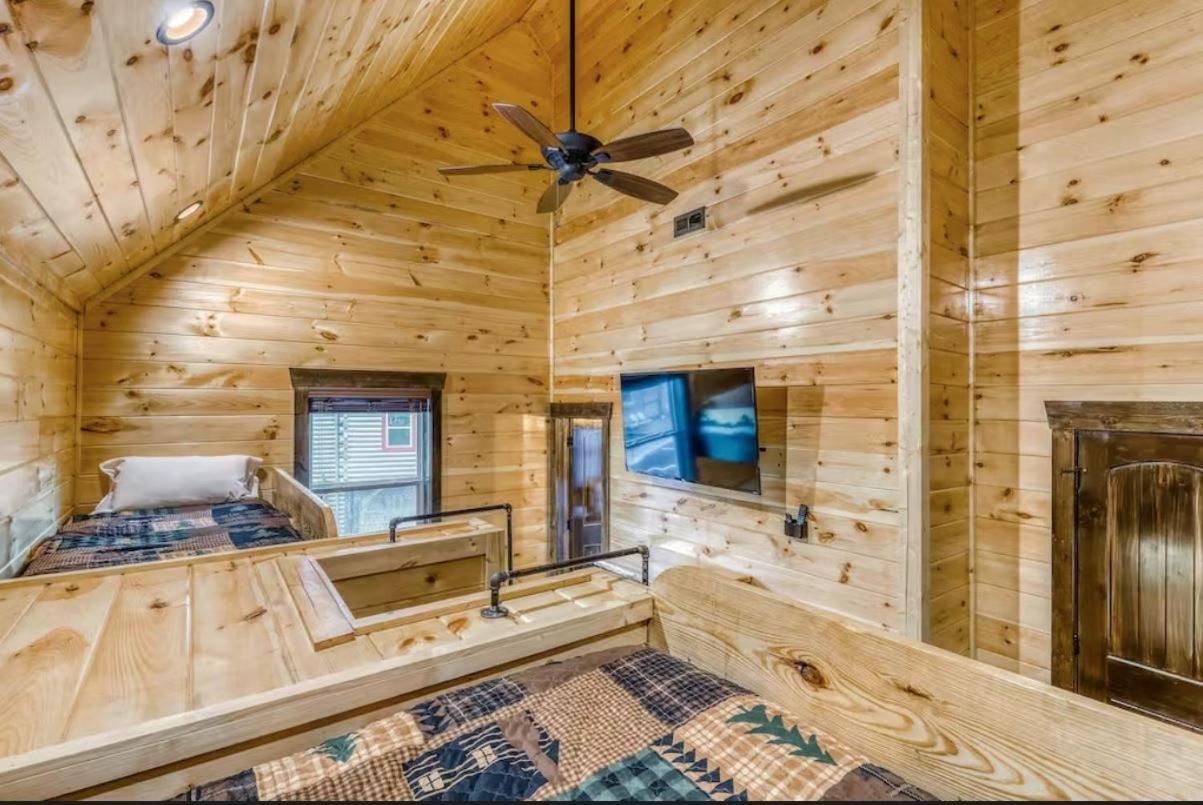 The Great Dogwood Manor By Stony Brook Cabins Gatlinburg Exterior photo